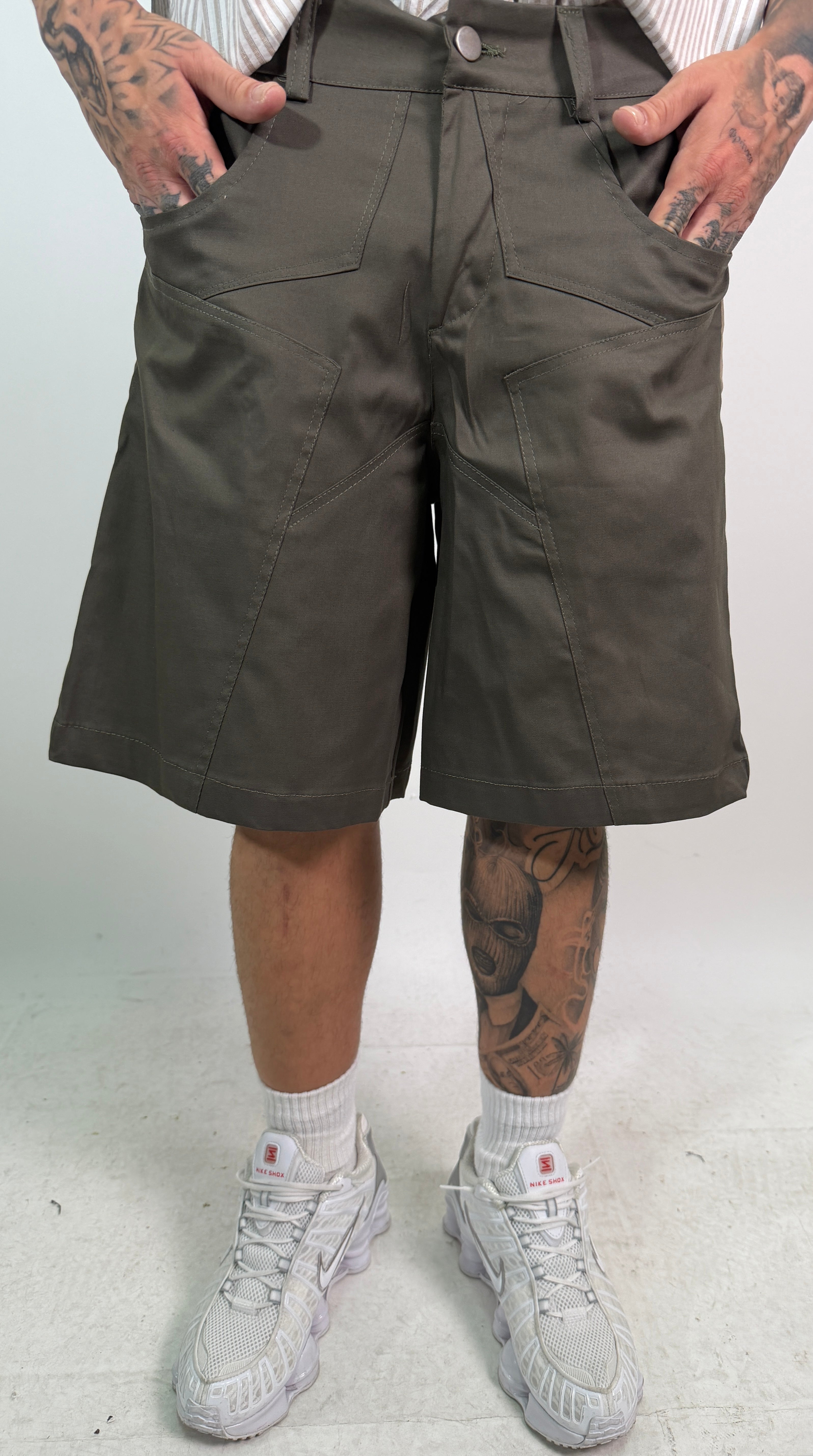 SHORT FEAR GREEN