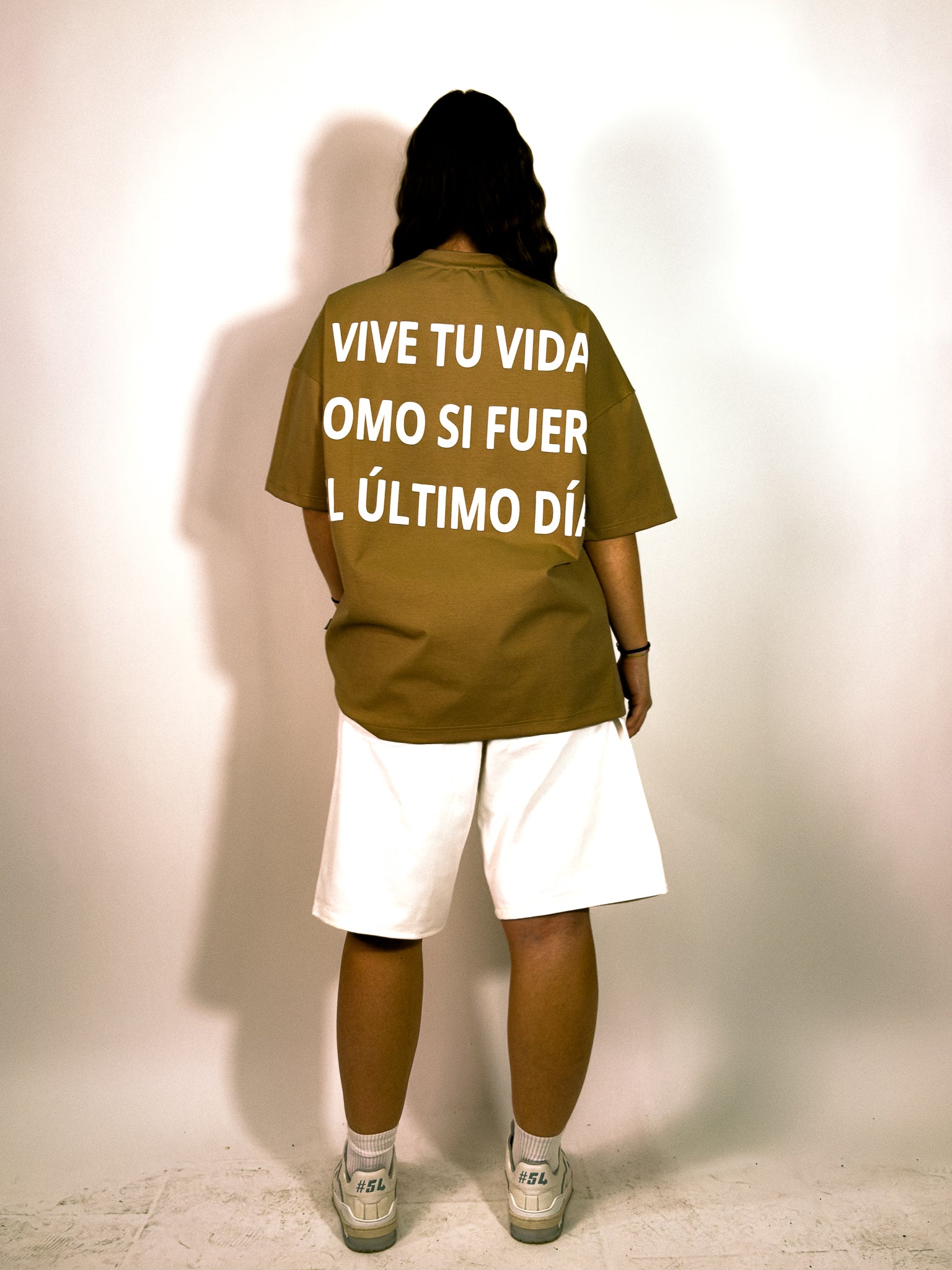 SHORT WHITE MINIMAL