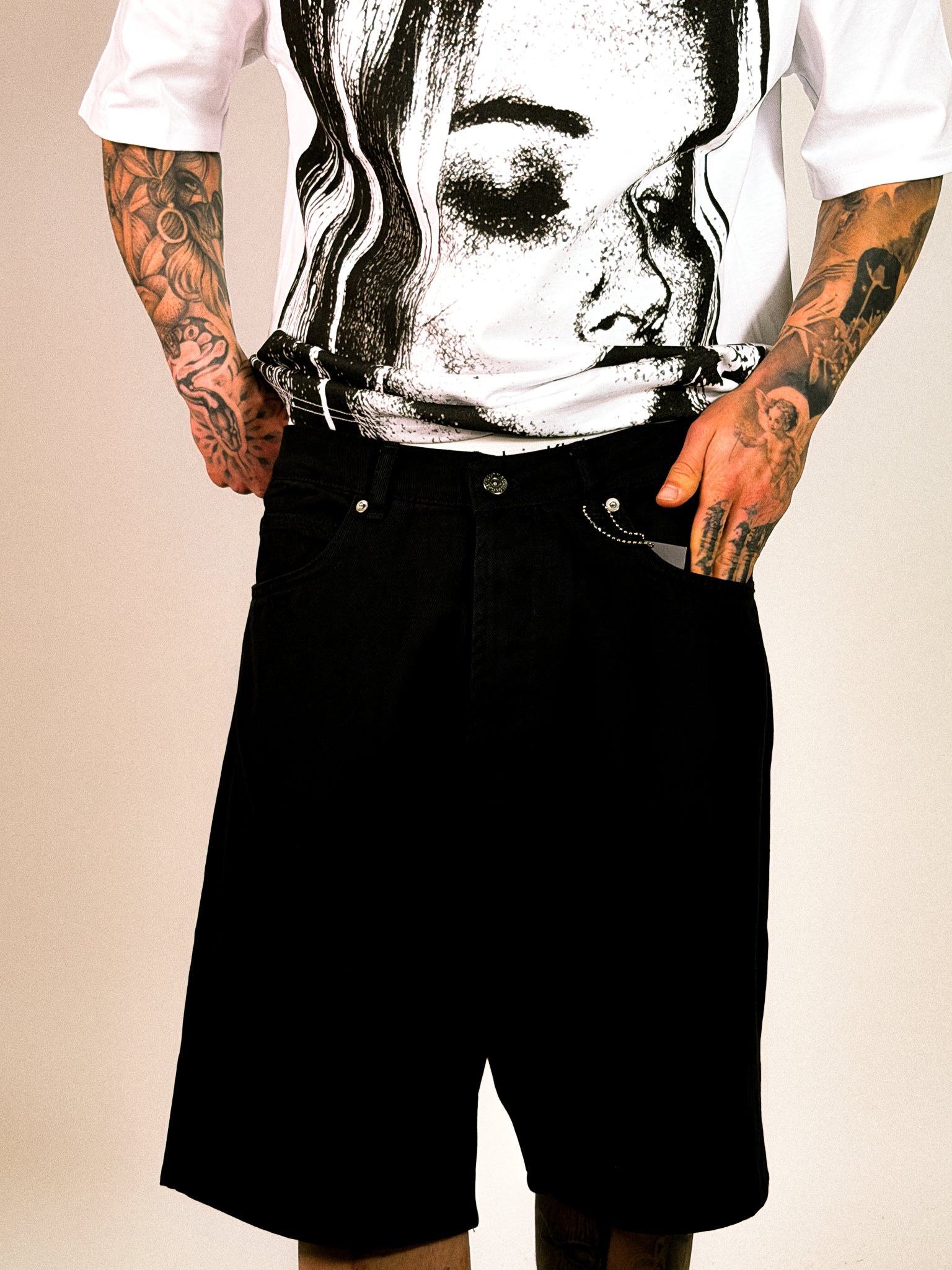 SHORT BLACK MINIMAL