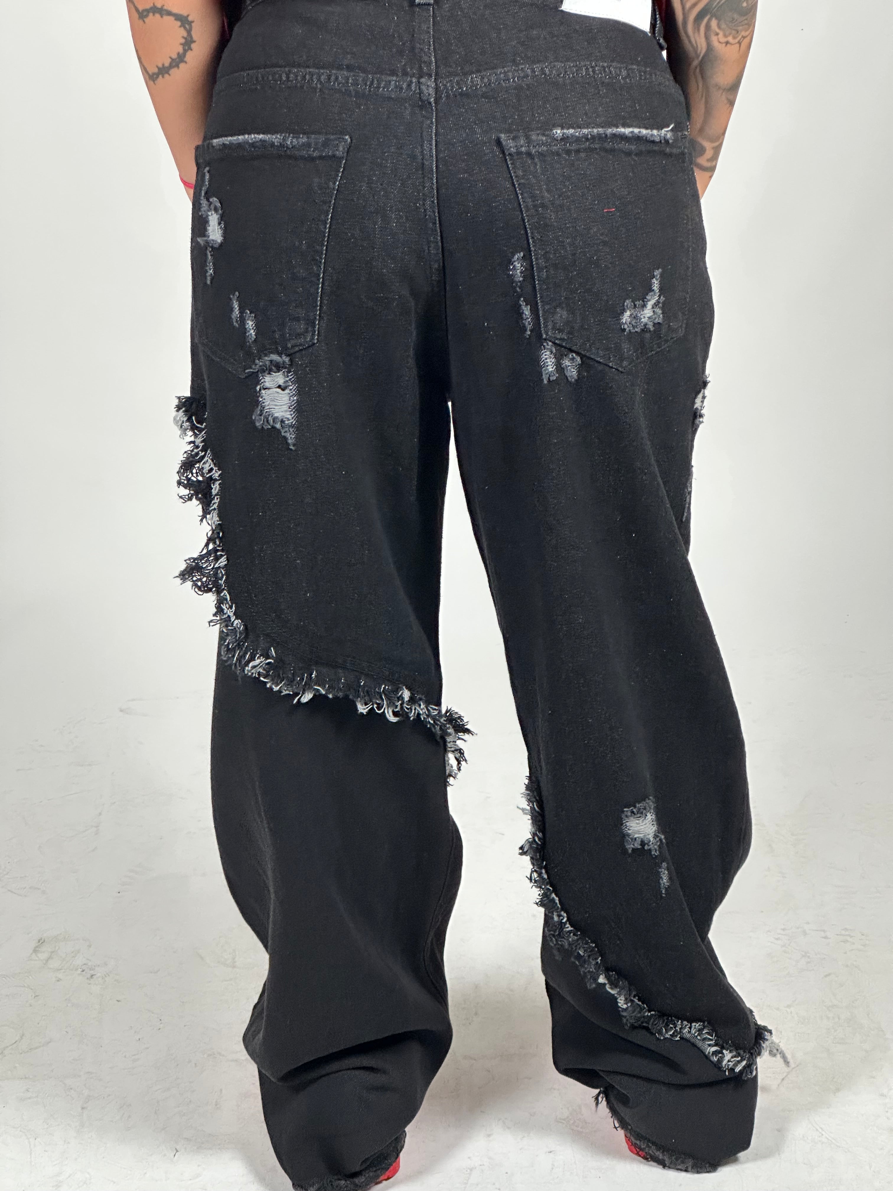 SUPER BAGGY FRAYED