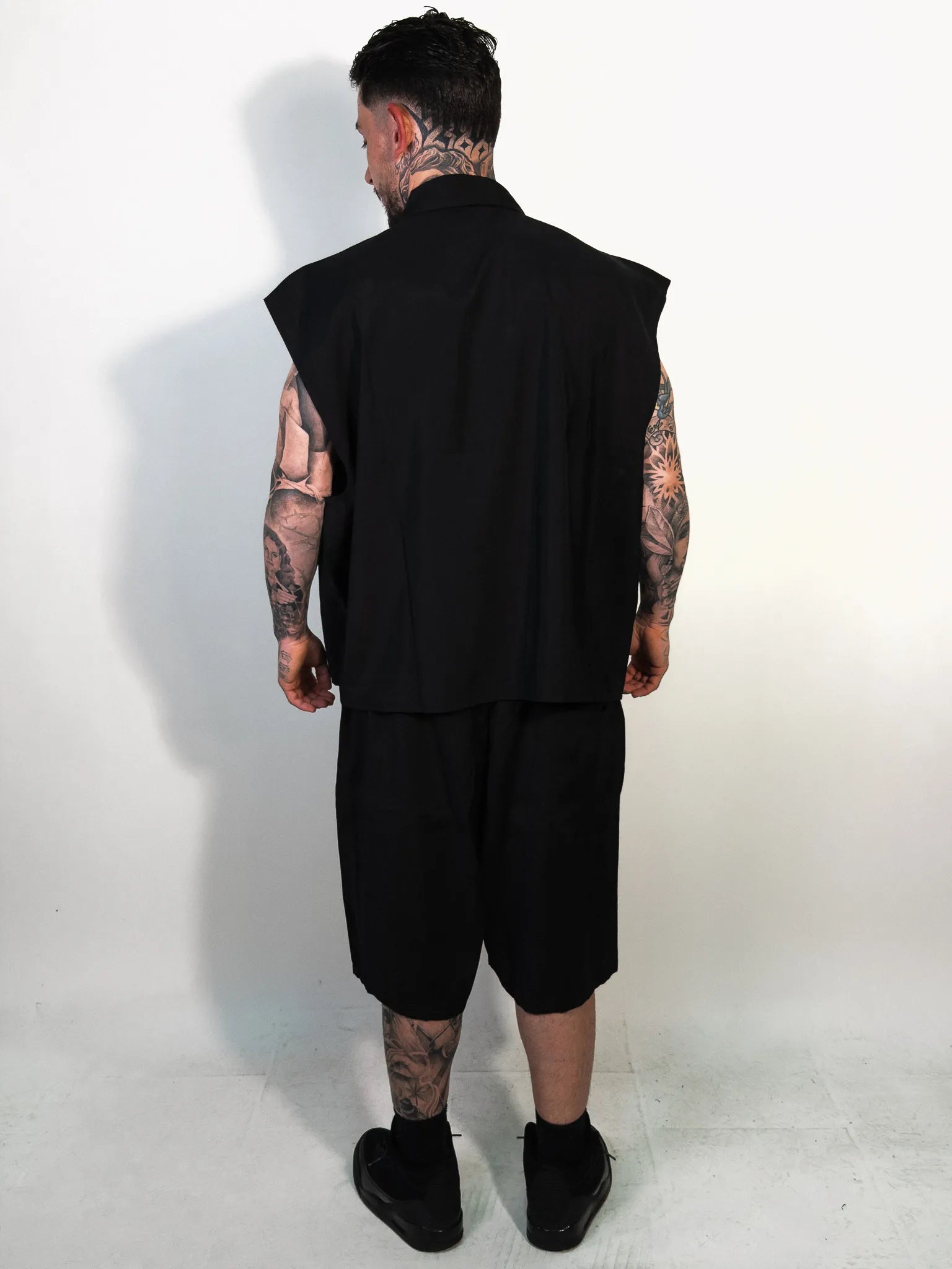 LOOK RICK BLACK CIRCUS
