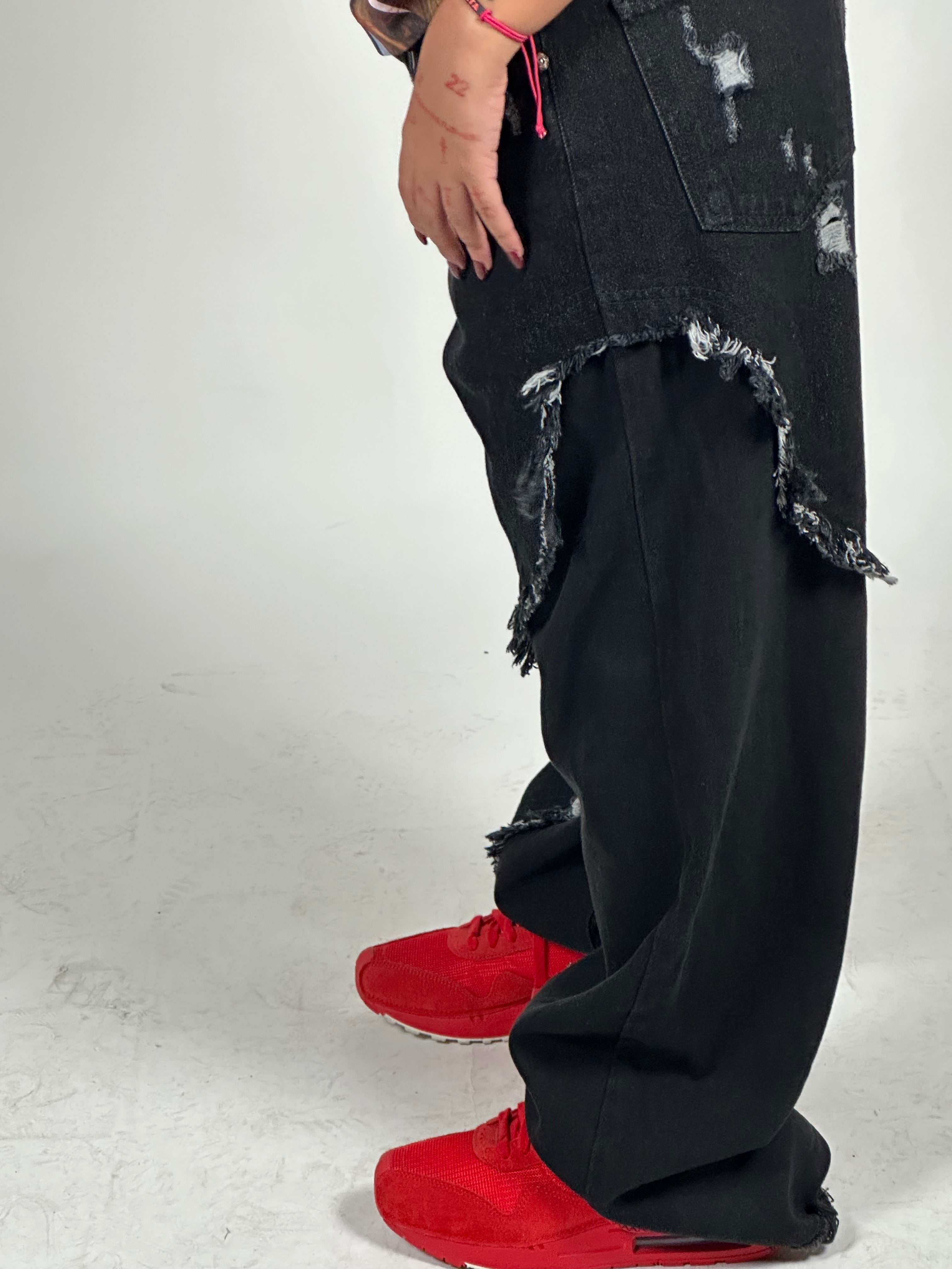 SUPER BAGGY FRAYED