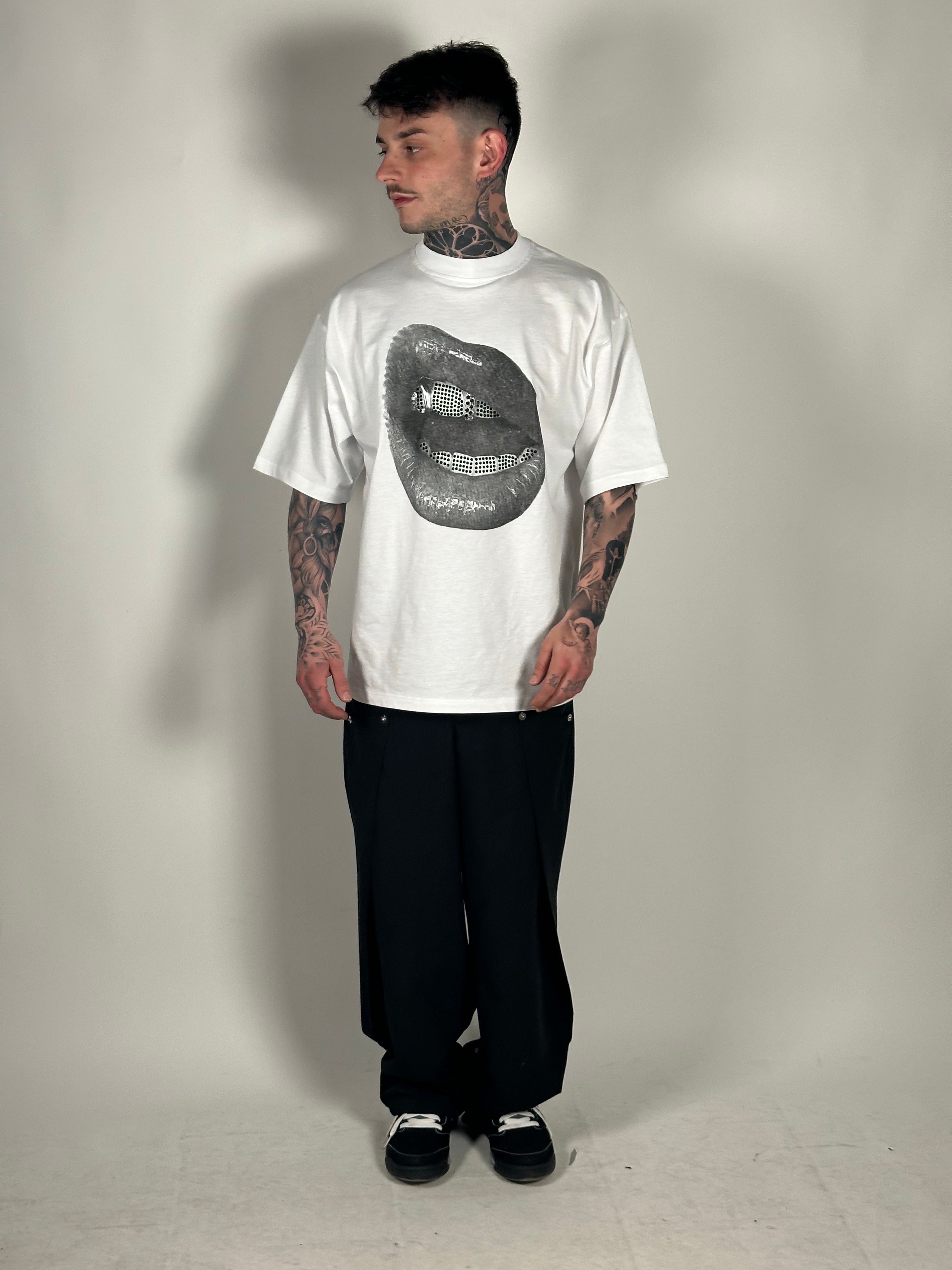 T-SHIRT LIP WHITE