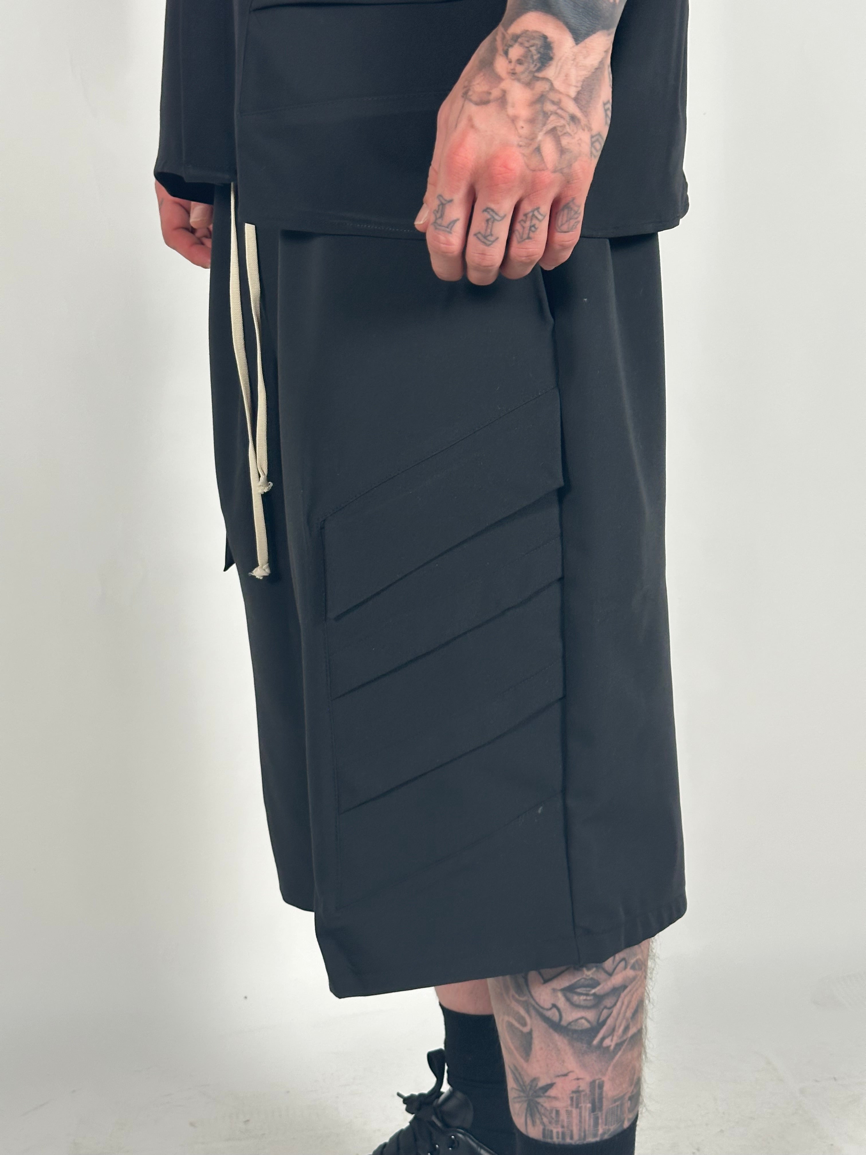 SHORT KYO BLACK CIRCUS