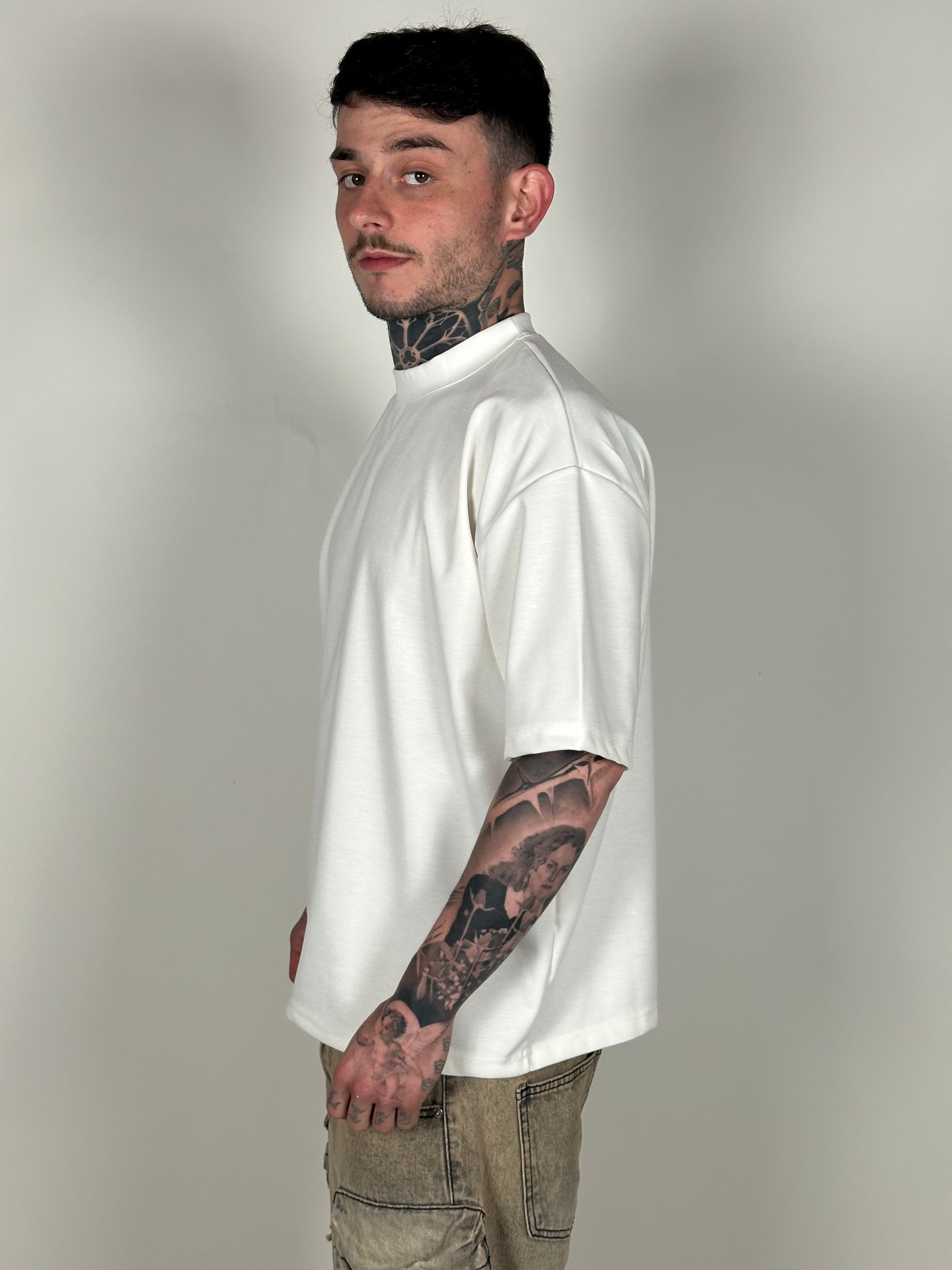 T-SHIRT EMPTY