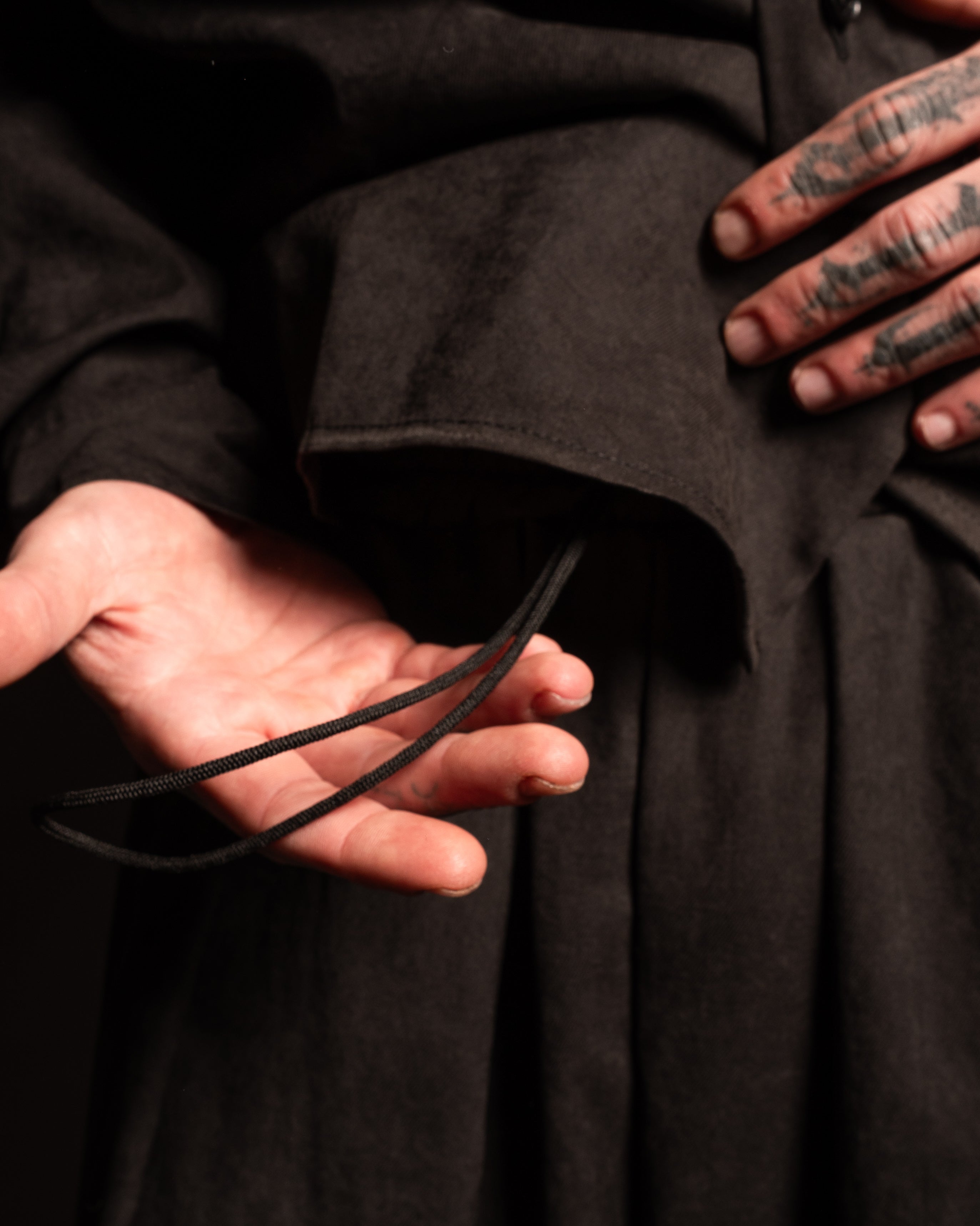LOOK BLACK CIRCUS