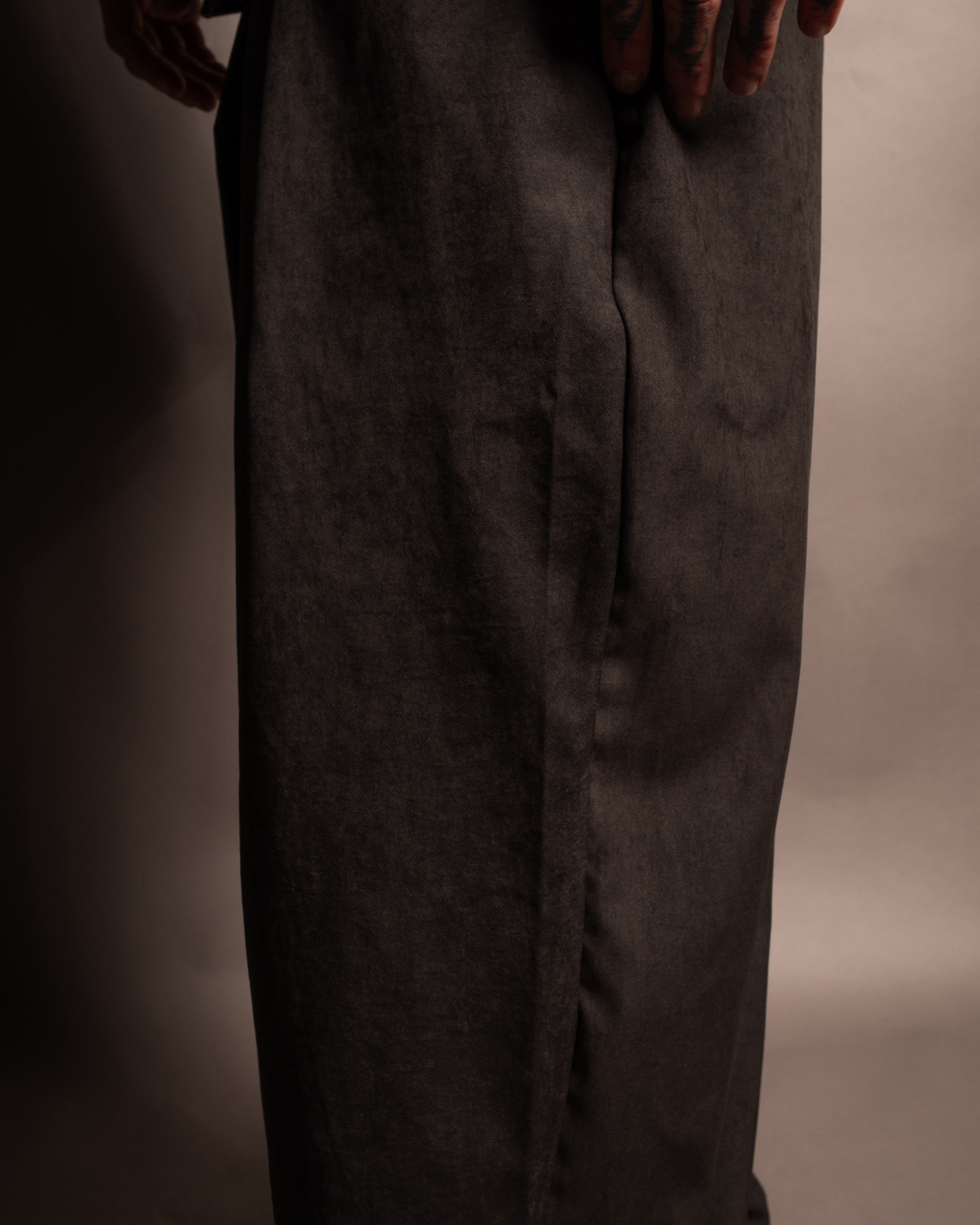 LOOK BLACK CIRCUS