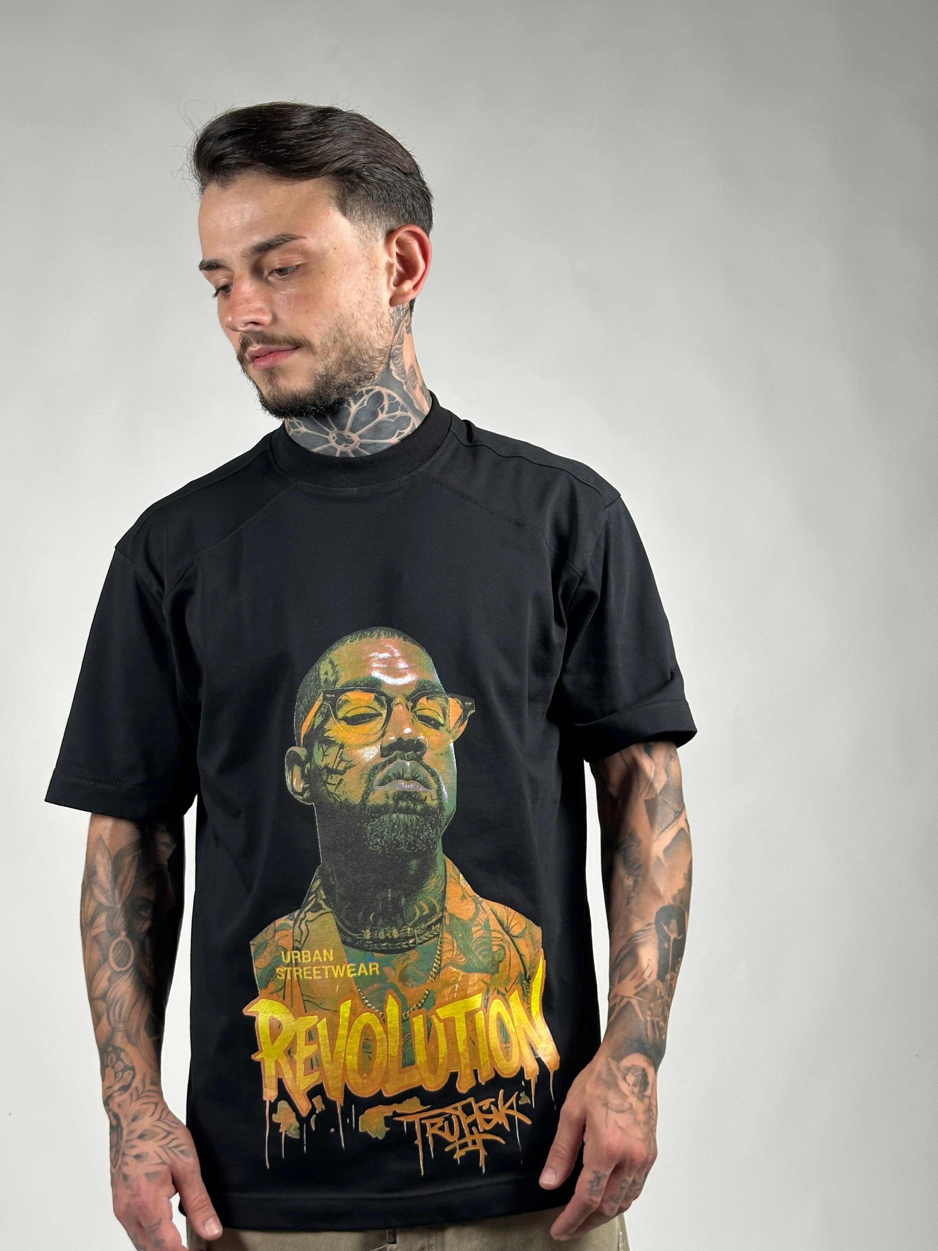T-SHIRT REVOLUTION