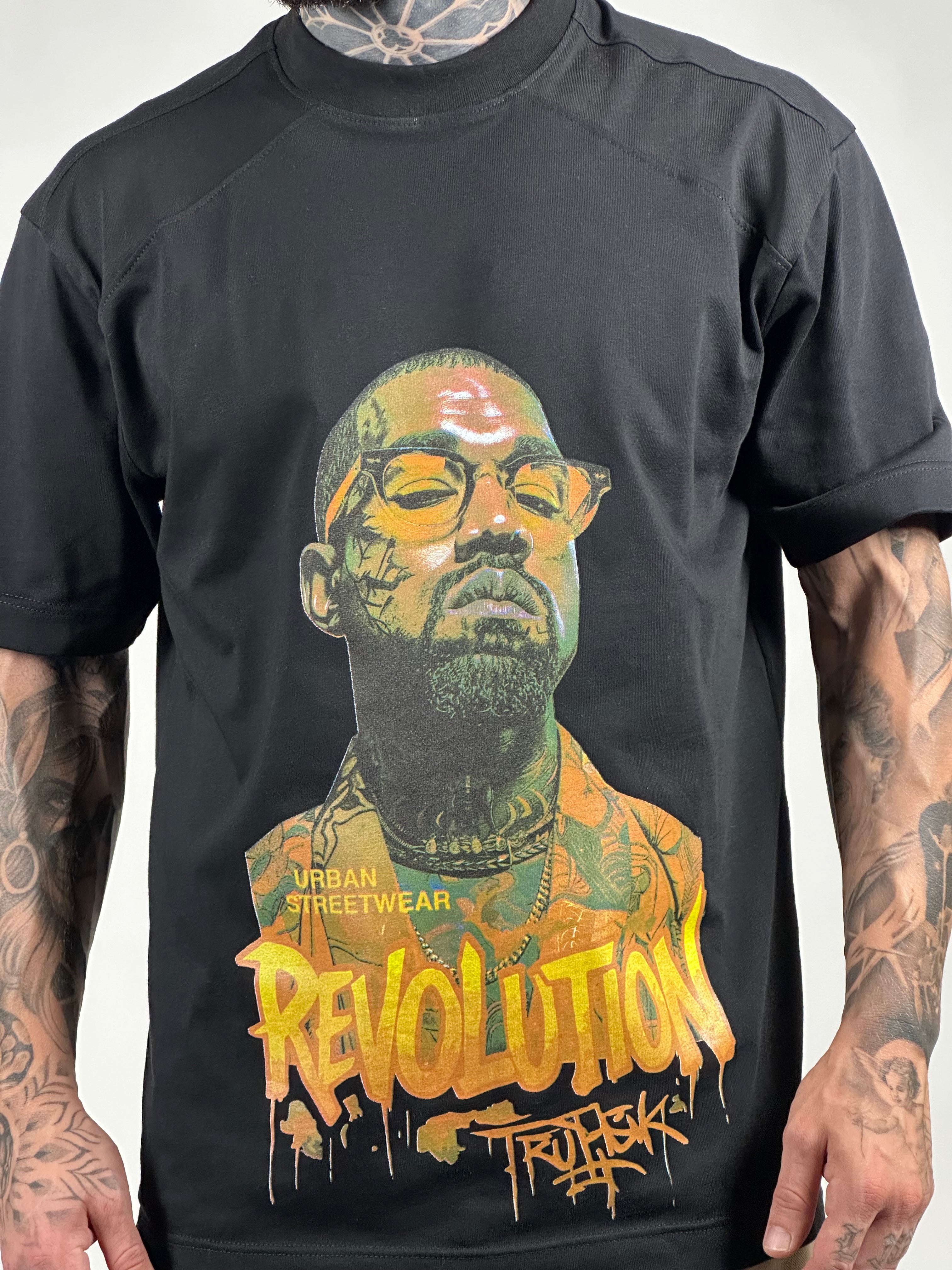 T-SHIRT REVOLUTION