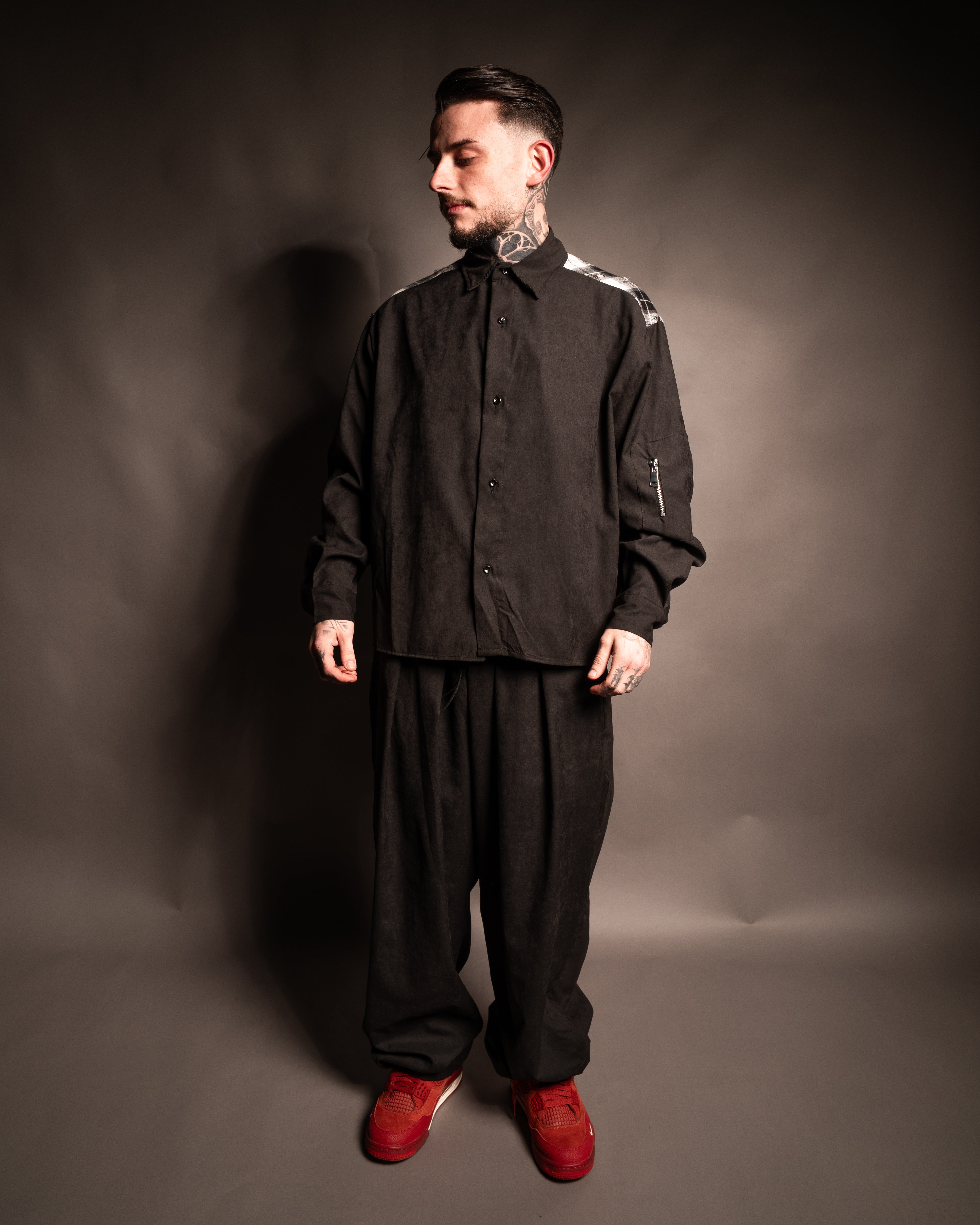 LOOK BLACK CIRCUS
