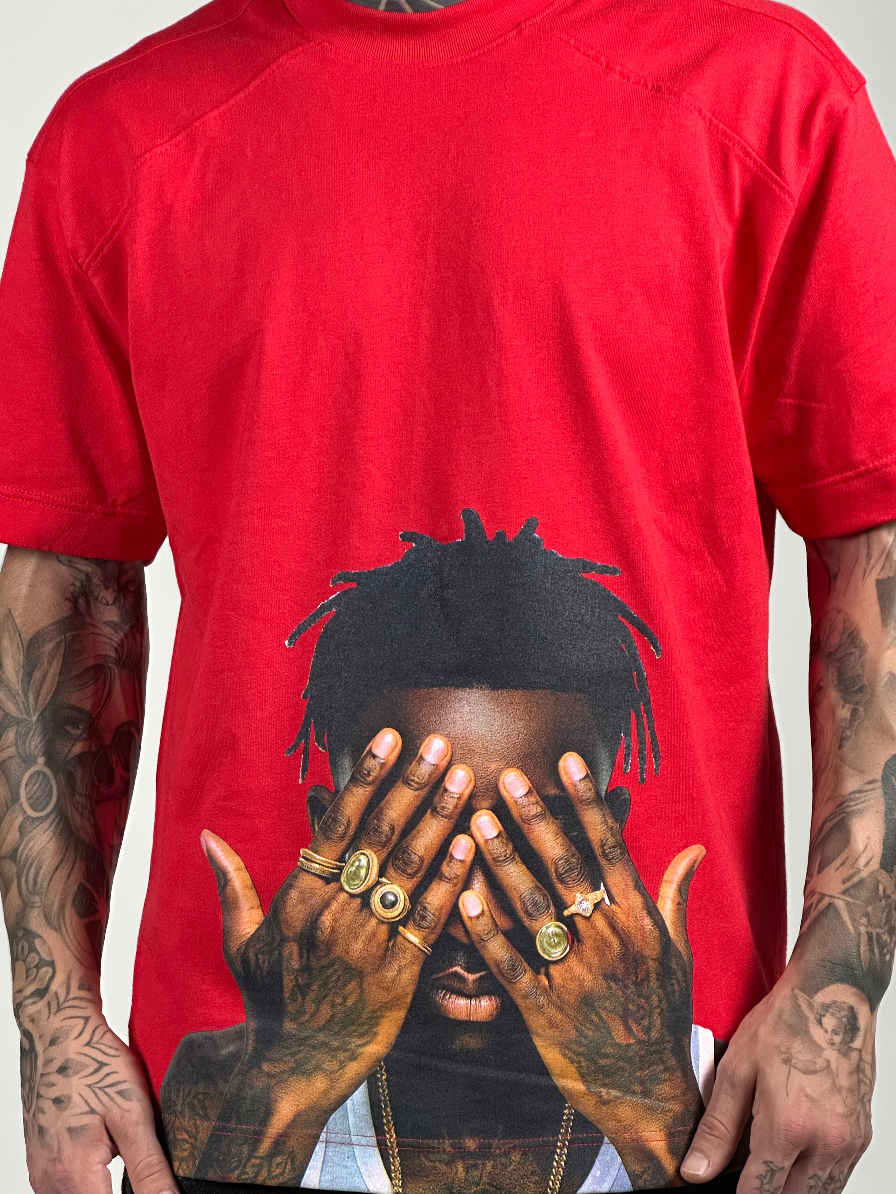 T-SHIRT FACE OFF