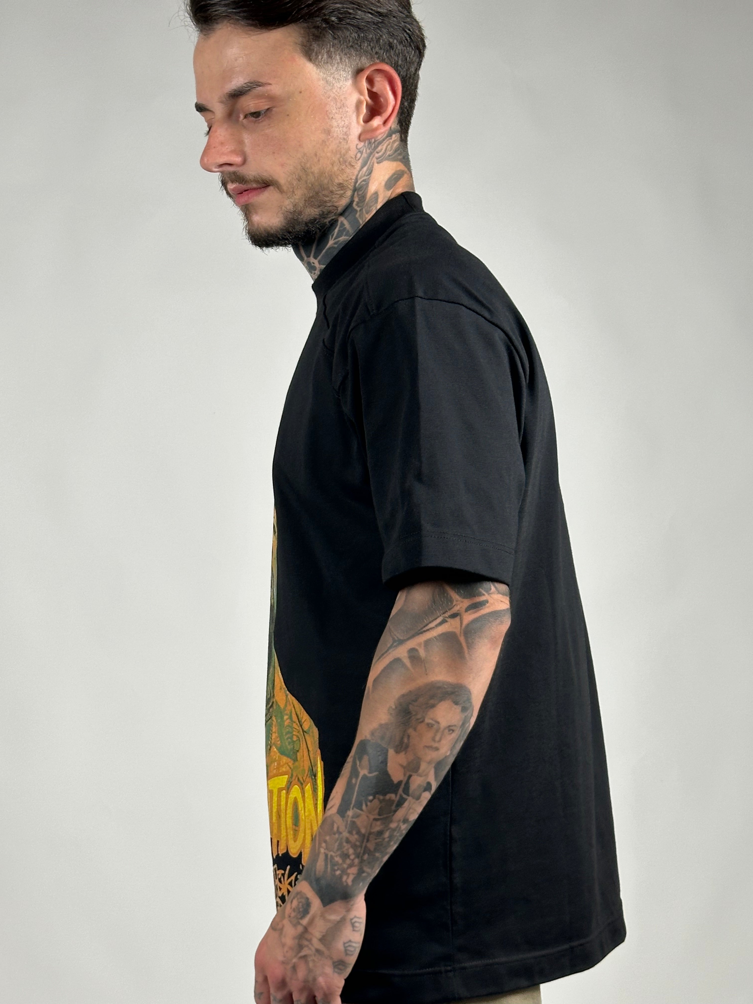 T-SHIRT REVOLUTION