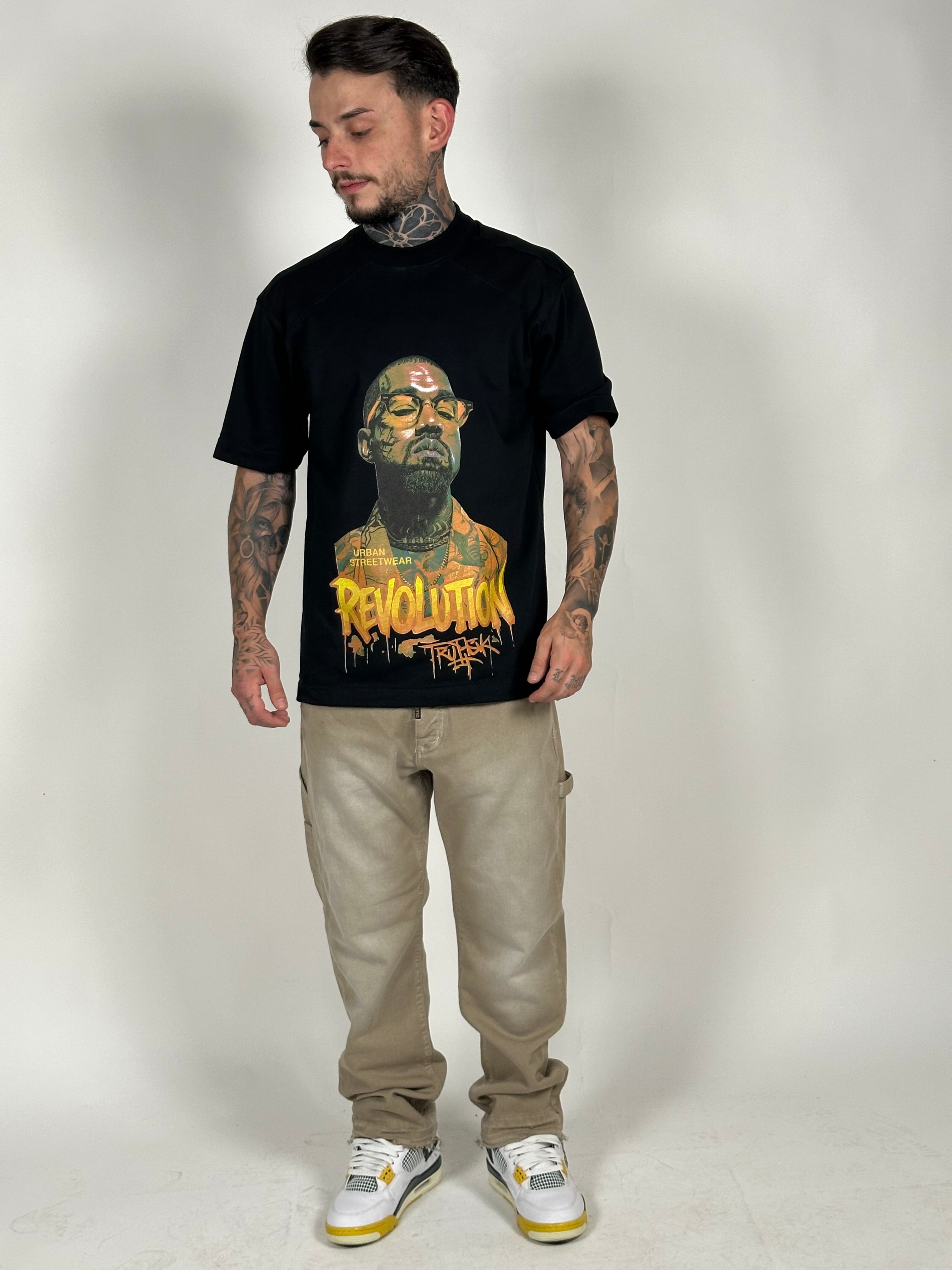 T-SHIRT REVOLUTION