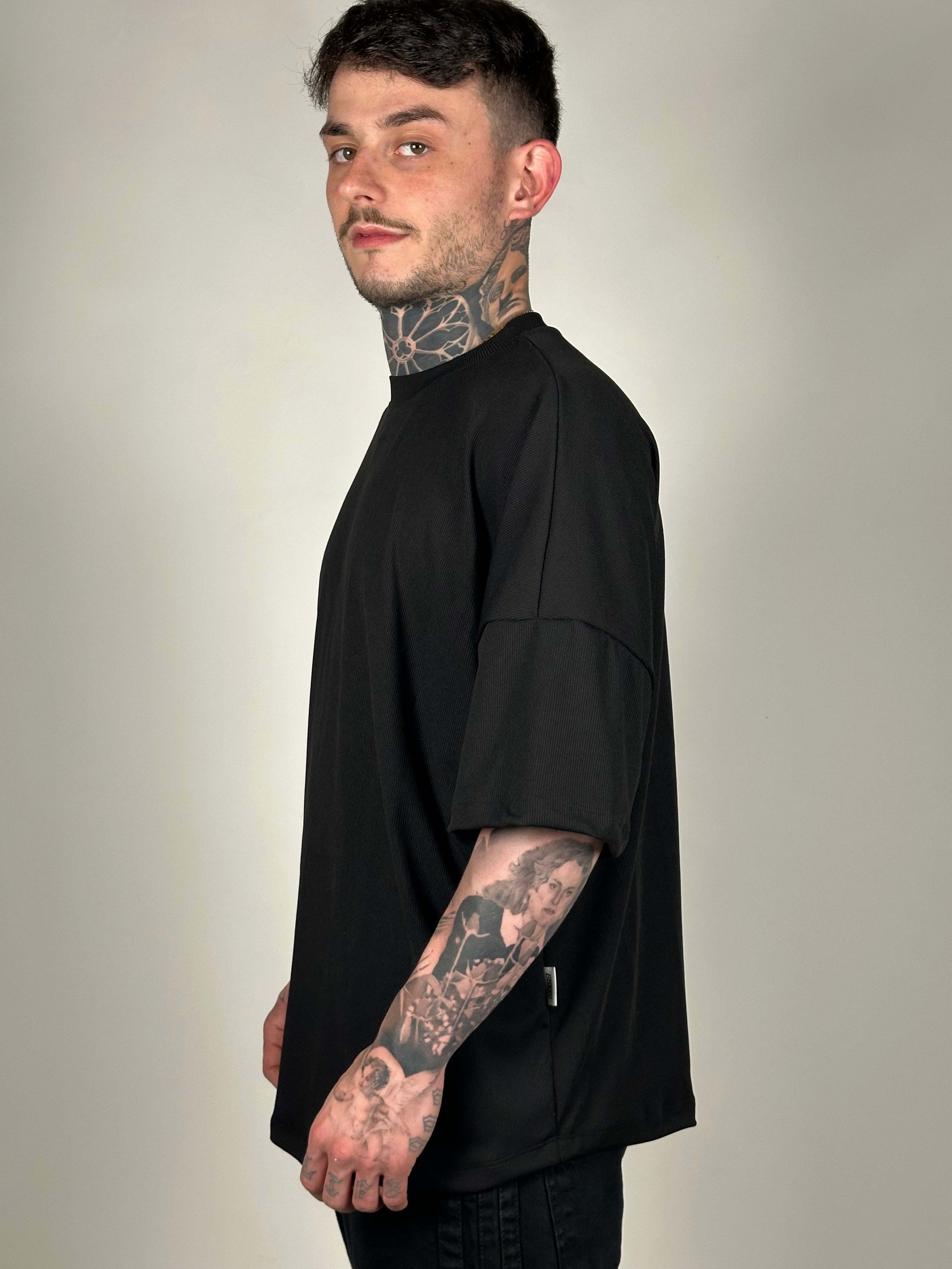 T-SHIRT SHOW