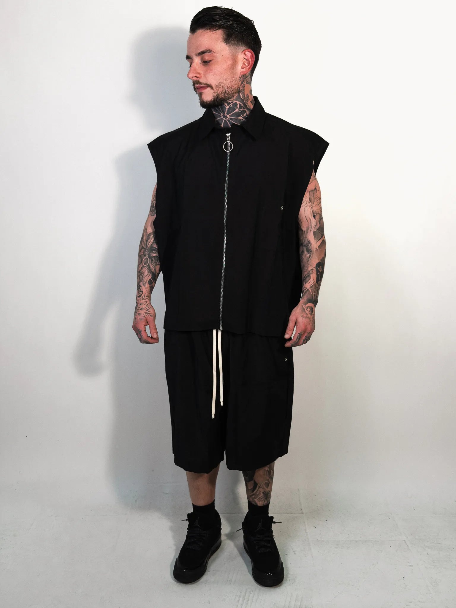 LOOK RICK BLACK CIRCUS