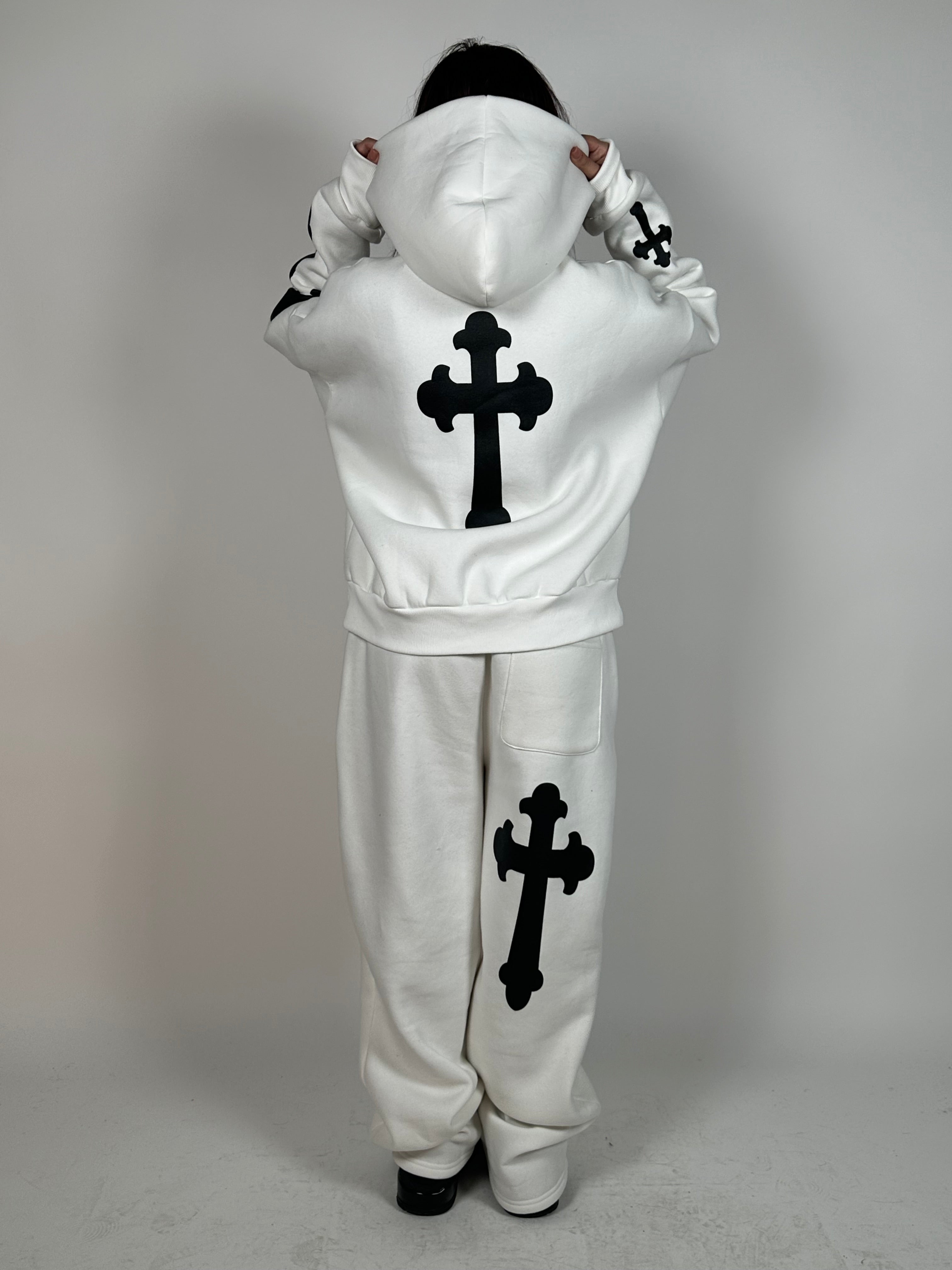 TRACKSUIT GHOTIC WHITE