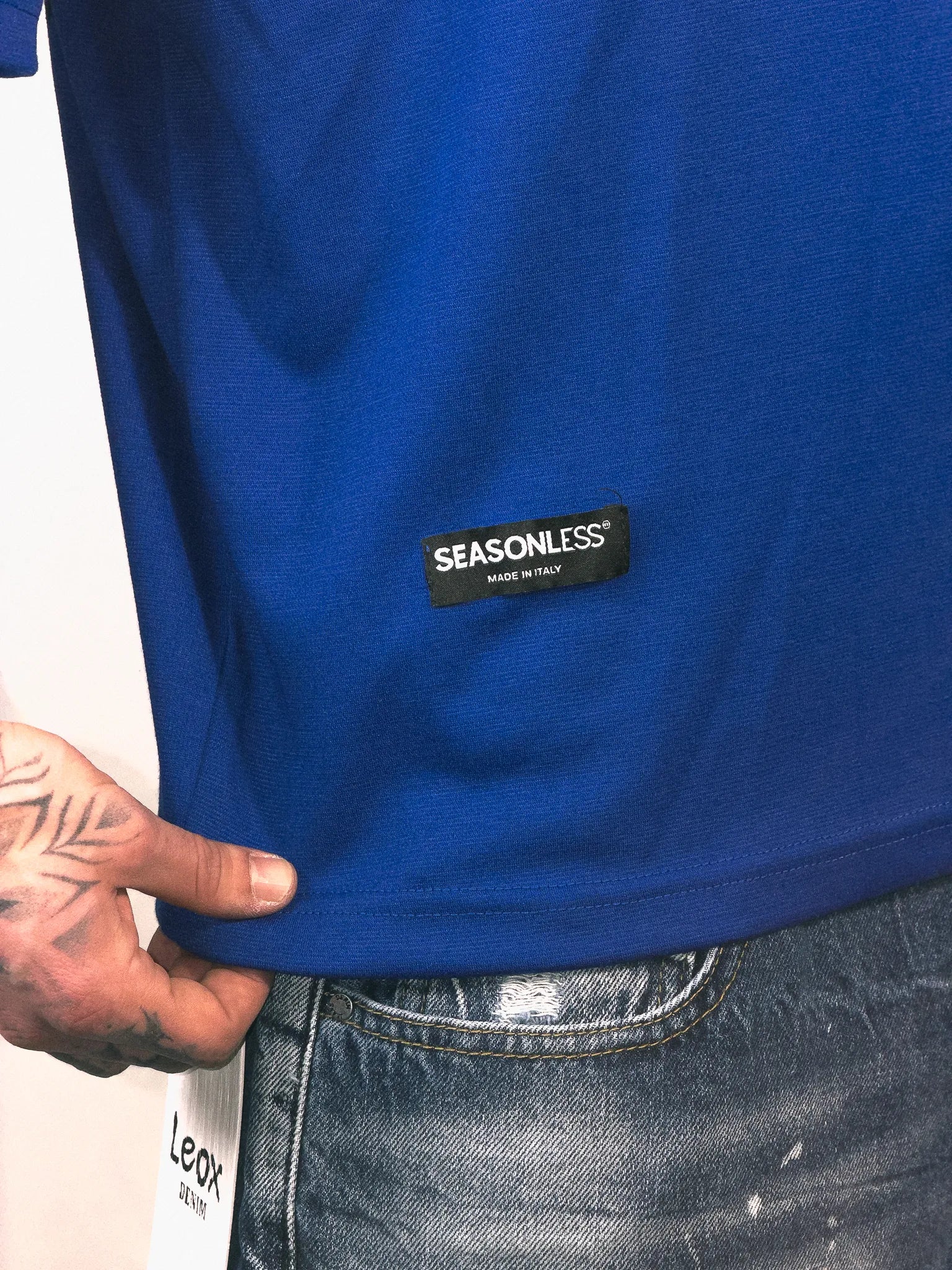 T-SHIRT EMPTY BLU