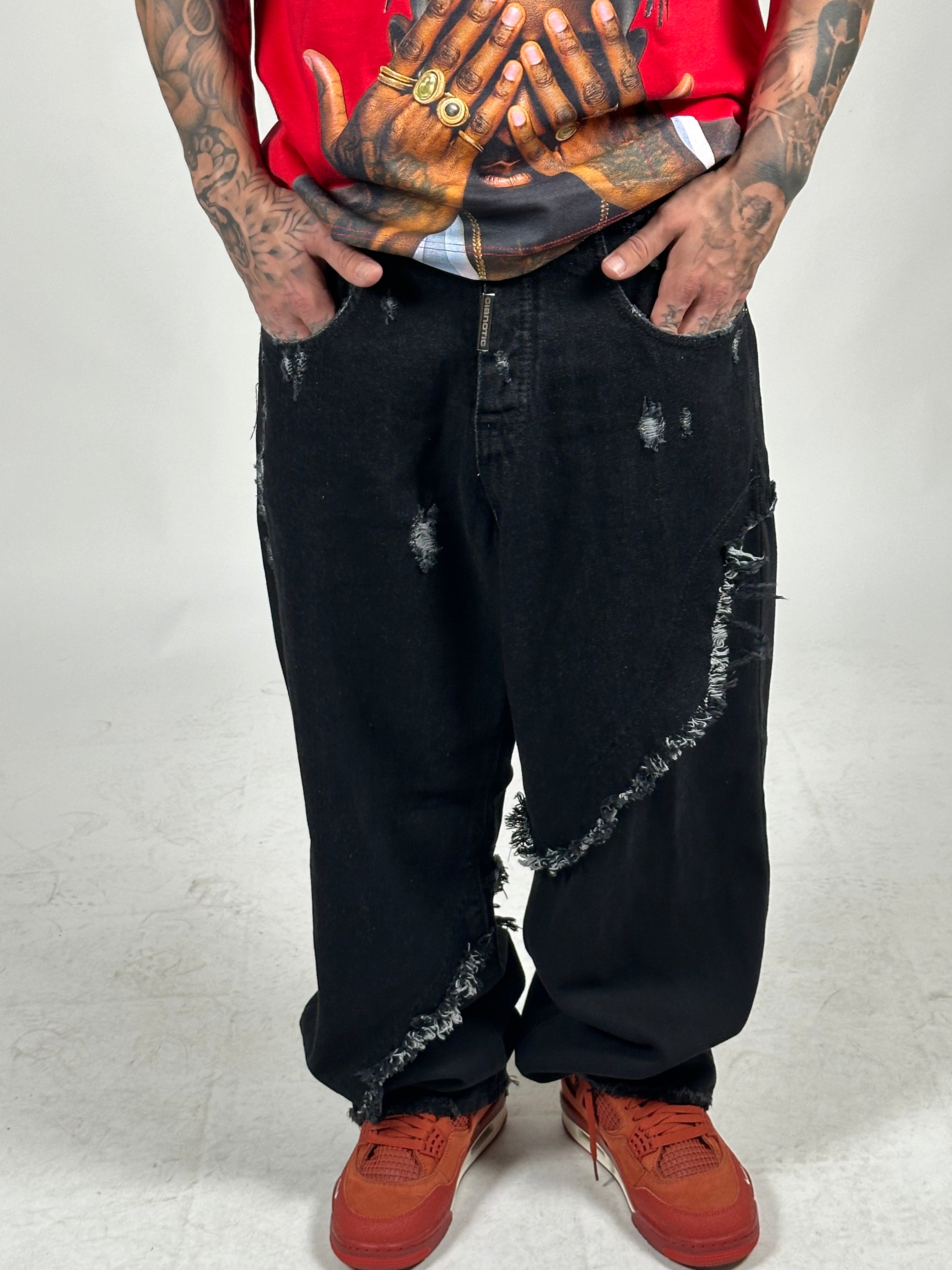 SUPER BAGGY FRAYED