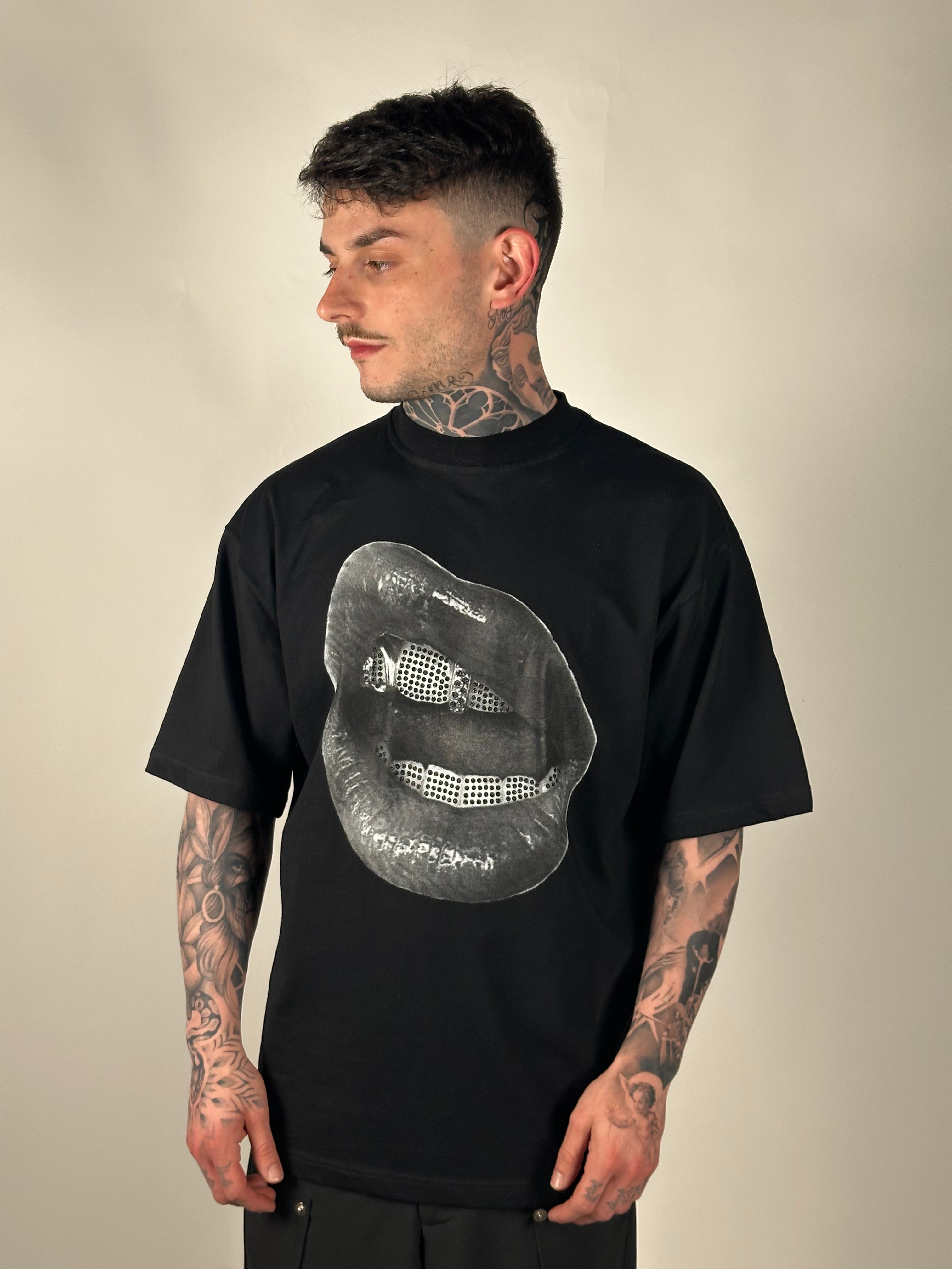 T-SHIRT LIP