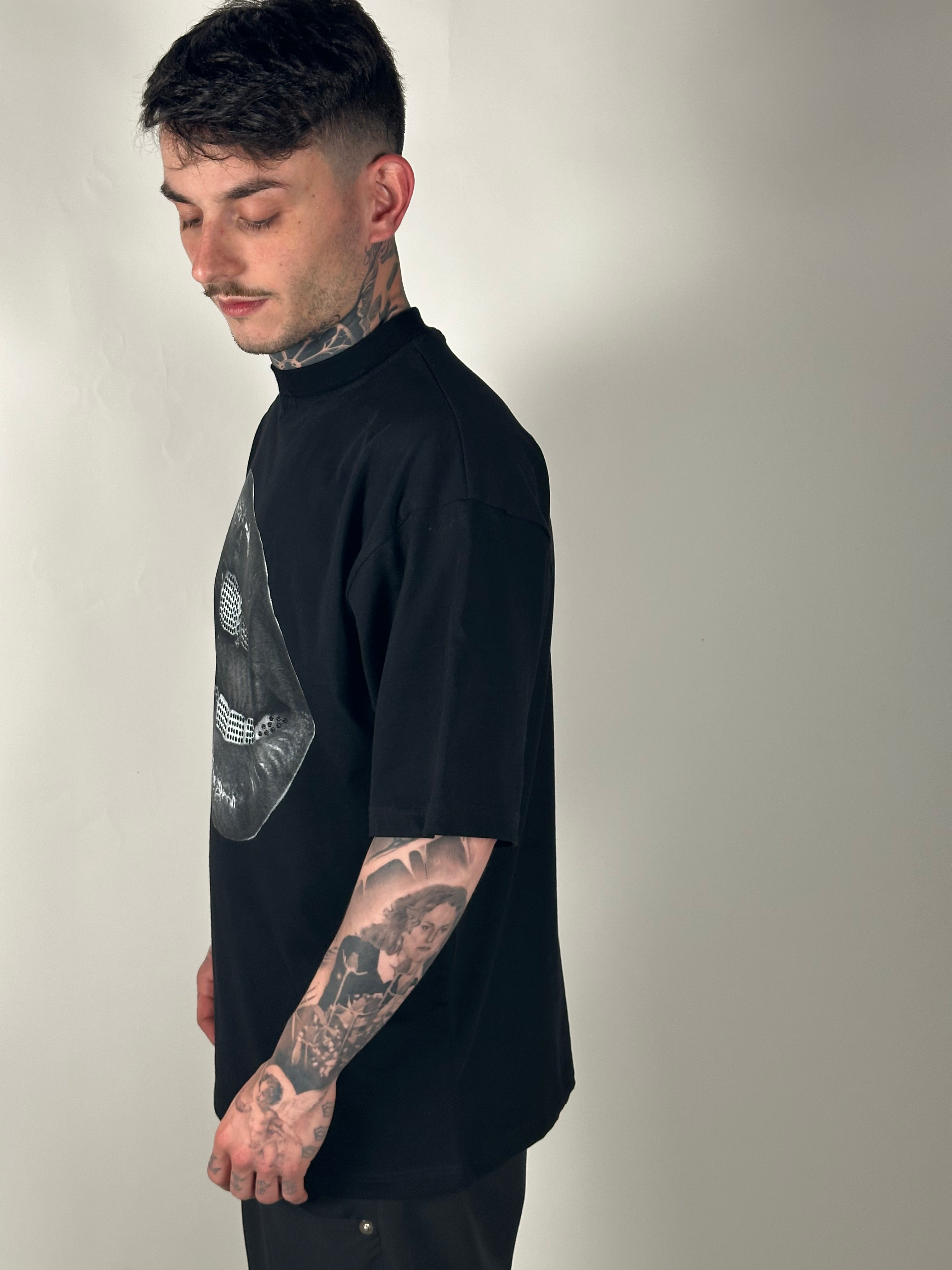 T-SHIRT LIP